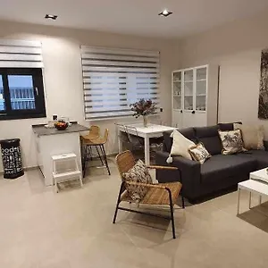 Estupendo Piso En La Playa Victoria , Cádiz España